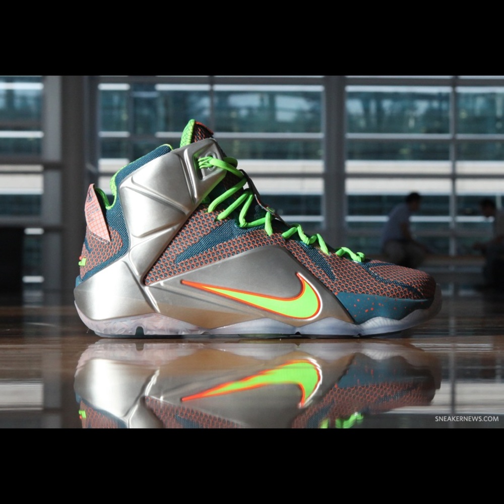 Nike LeBron XII GS 12 'Trillion Dollar Man' Reflective Blue/Bright Orange 6.5Y - Picture 15 of 15